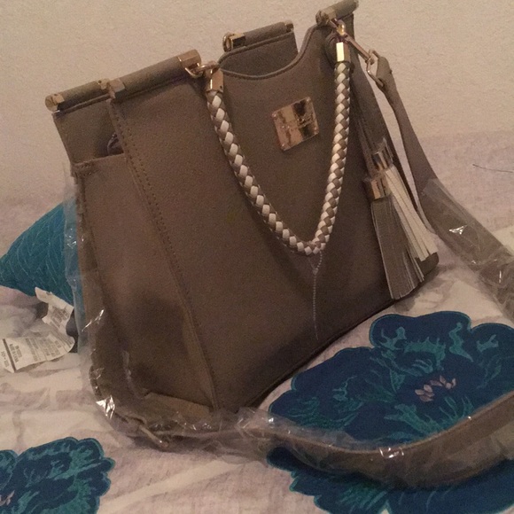 Beautiful BEBE bag NEW - Picture 4 of 6